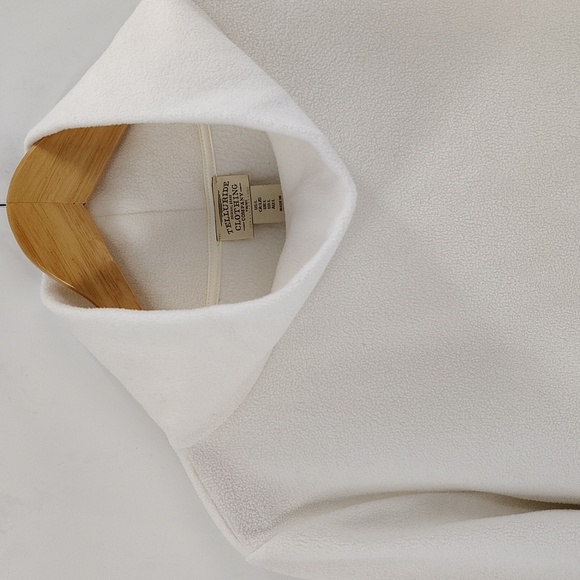 Telluride Clothing Co. pullover top ivory white large pockets and thumb holes - Picture 2 of 7